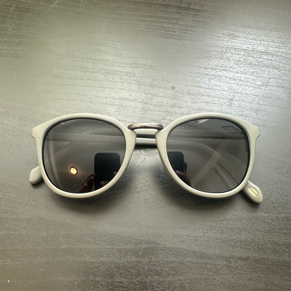 Fossil Gray 53757 Sunglasses - Picture 1 of 6